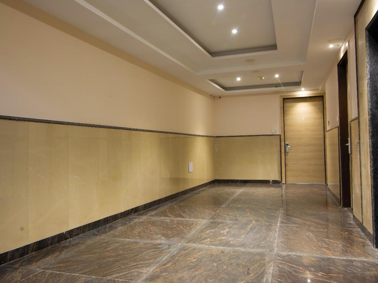 Hotel Ivy Plaza Luxury Нью-Делі Екстер'єр фото