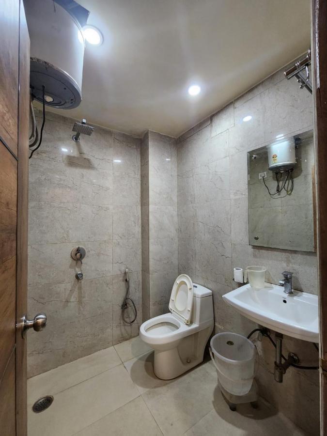 Hotel Ivy Plaza Luxury Нью-Делі Екстер'єр фото