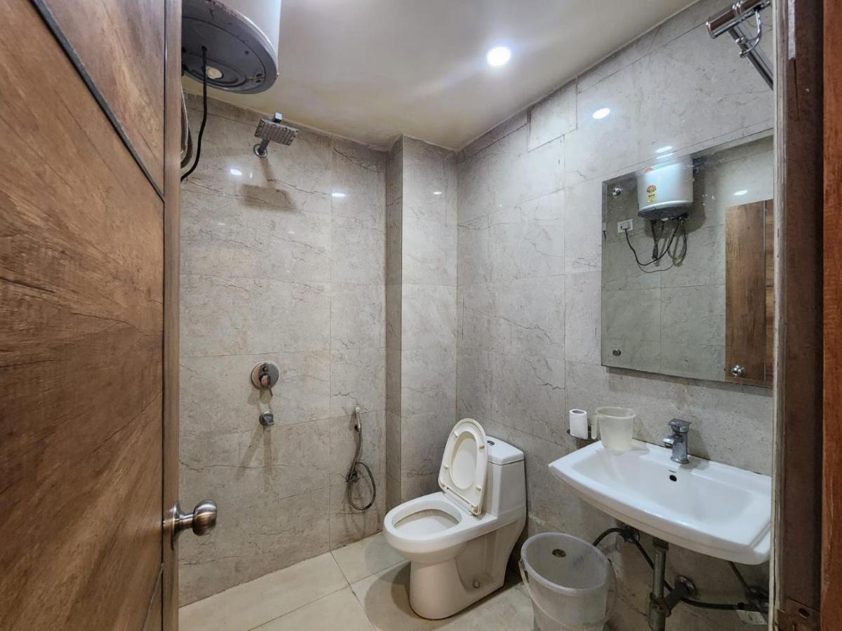 Hotel Ivy Plaza Luxury Нью-Делі Екстер'єр фото
