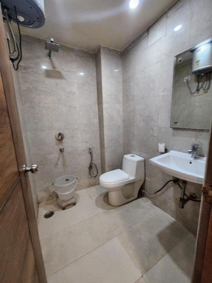 Hotel Ivy Plaza Luxury Нью-Делі Екстер'єр фото
